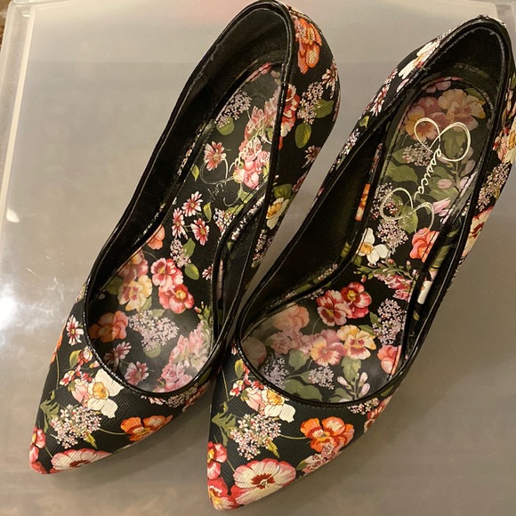 Jessica Simpson Shoes - Jessica Simpson floral stiletto heels size 6